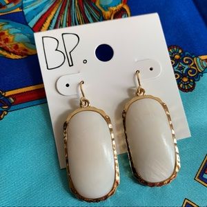 ✨NWT✨ BP White Oval Drop Earrings